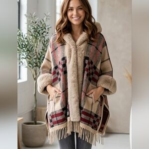 SEVEN Islands Luxurious Cloak NWT 😍